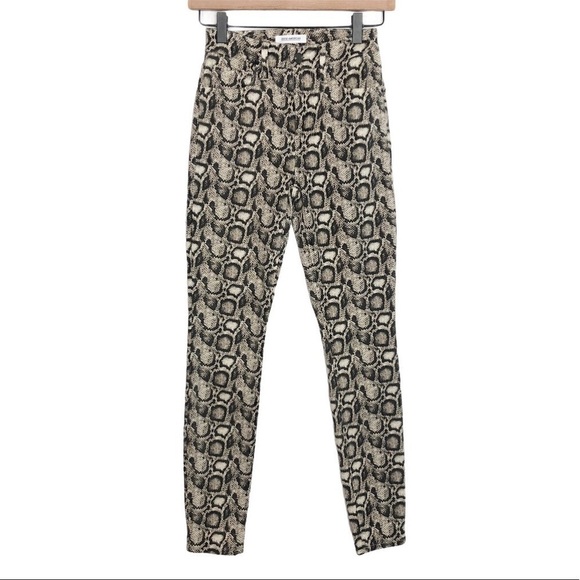 NEW! Good American Good Legs Snakeskin Jeans - Picture 5 of 8